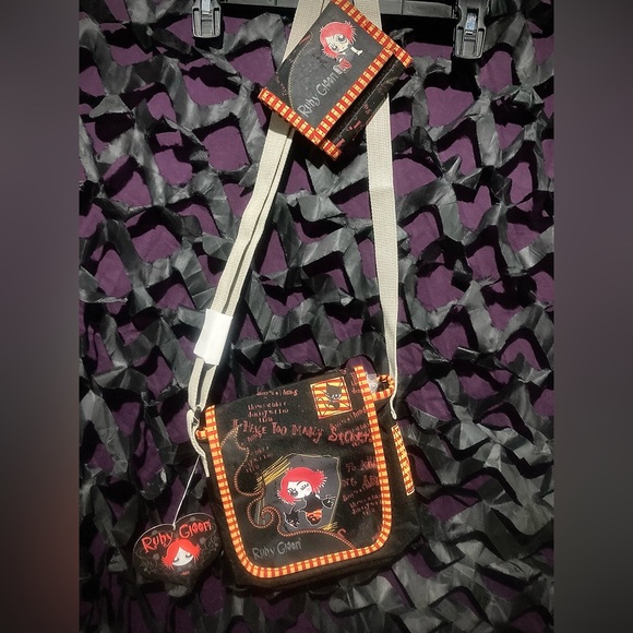 2006 Ruby Gloom MATCHING Mall Goth Crossbody Bag & Wallet SET BNWT!!! - Picture 2 of 7